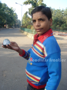 child-vendor2
